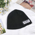 Cappello lavorato a maglia con etichetta street style - nero