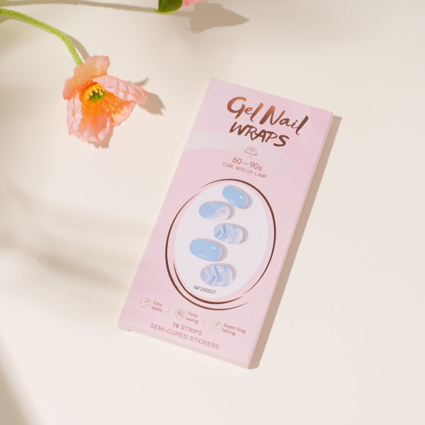 Adesivi per unghie in gel azzurro chiaro con linee ondulate argentate (necessaria lampada UV)